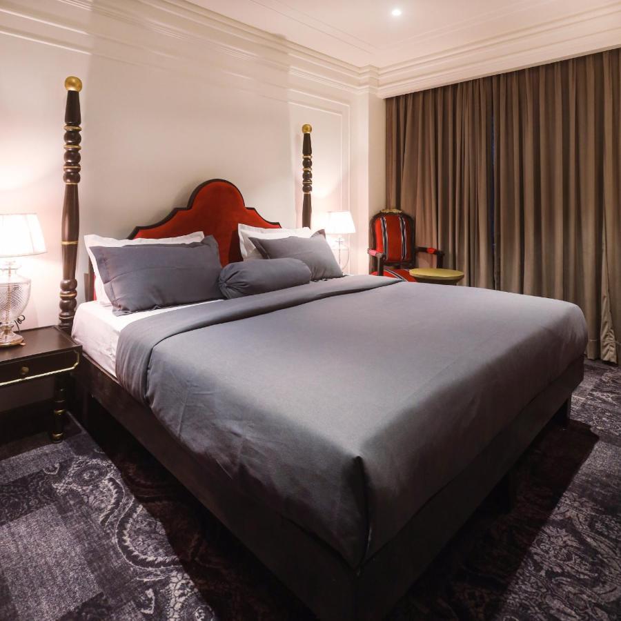 The Saga Hotel Green Park New Delhi Exterior photo
